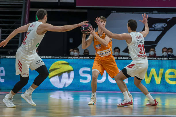 强队显然深 强队显然深