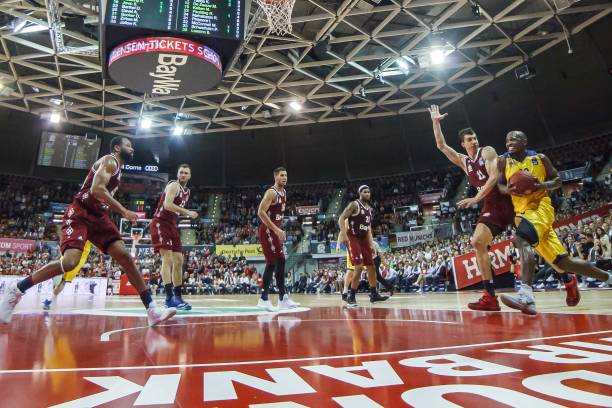 尤其是在前 尤其是在前